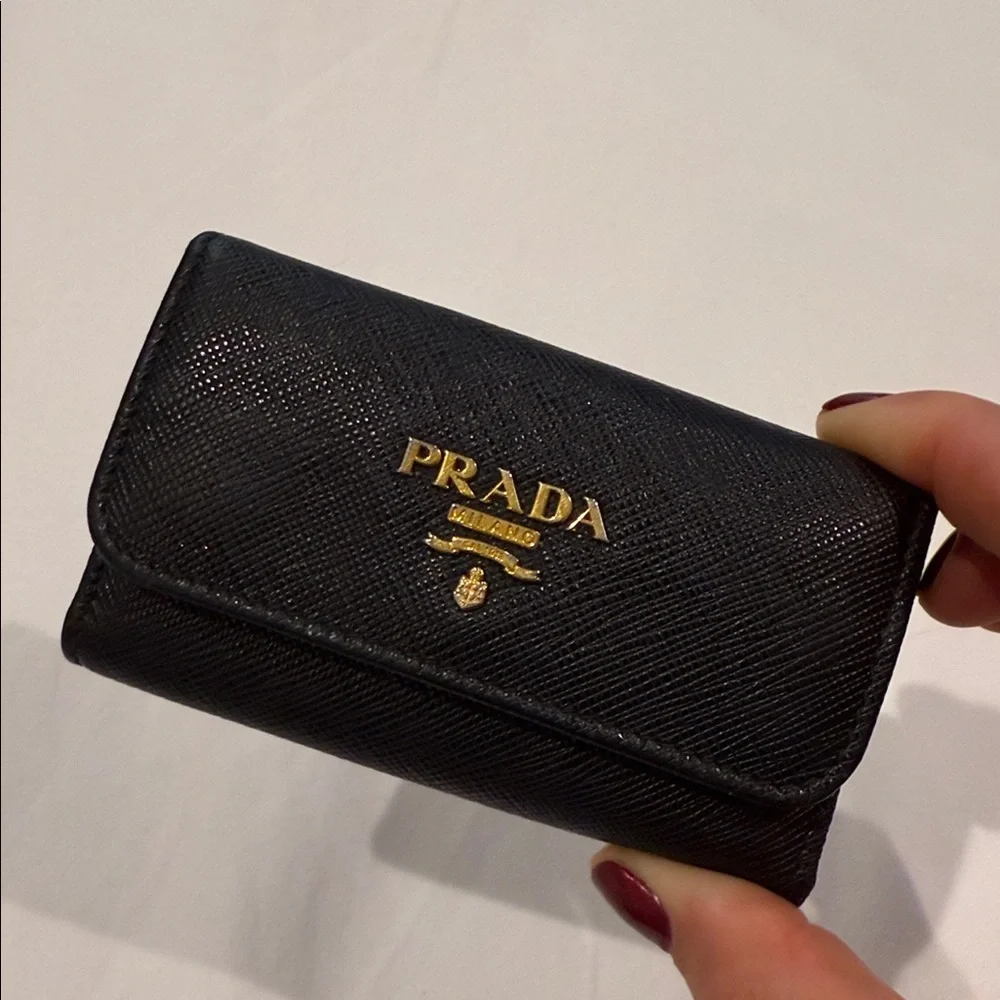 Prada Authentic Black Saffiano Leather Gold Key and Card Holder - Picture 2 of 9
